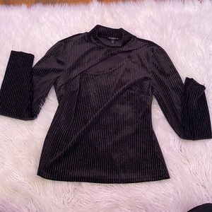 Dressy Long-sleeve with small black Rhine stones